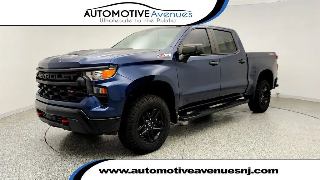 2023 Chevrolet Silverado 1500 Custom Trail Boss — photo 1 of 13
