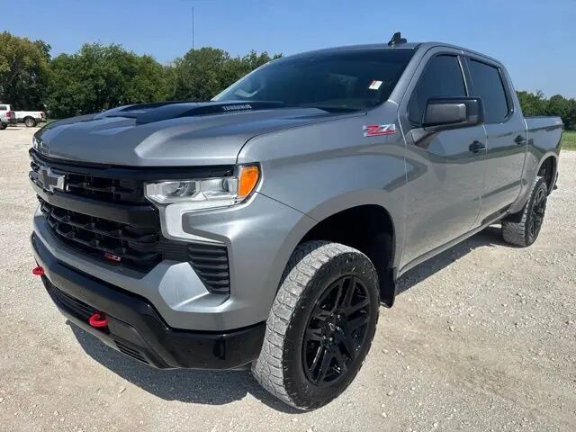 2024 Chevrolet Silverado 1500 LT Trail Boss — photo 1 of 13