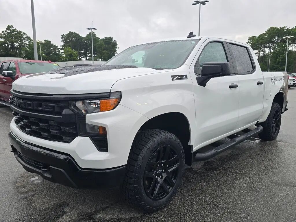2024 Chevrolet Silverado 1500 Custom Trail Boss — photo 1 of 13