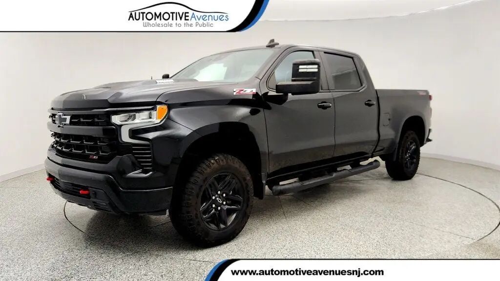2023 Chevrolet Silverado 1500 LT Trail Boss — photo 1 of 13