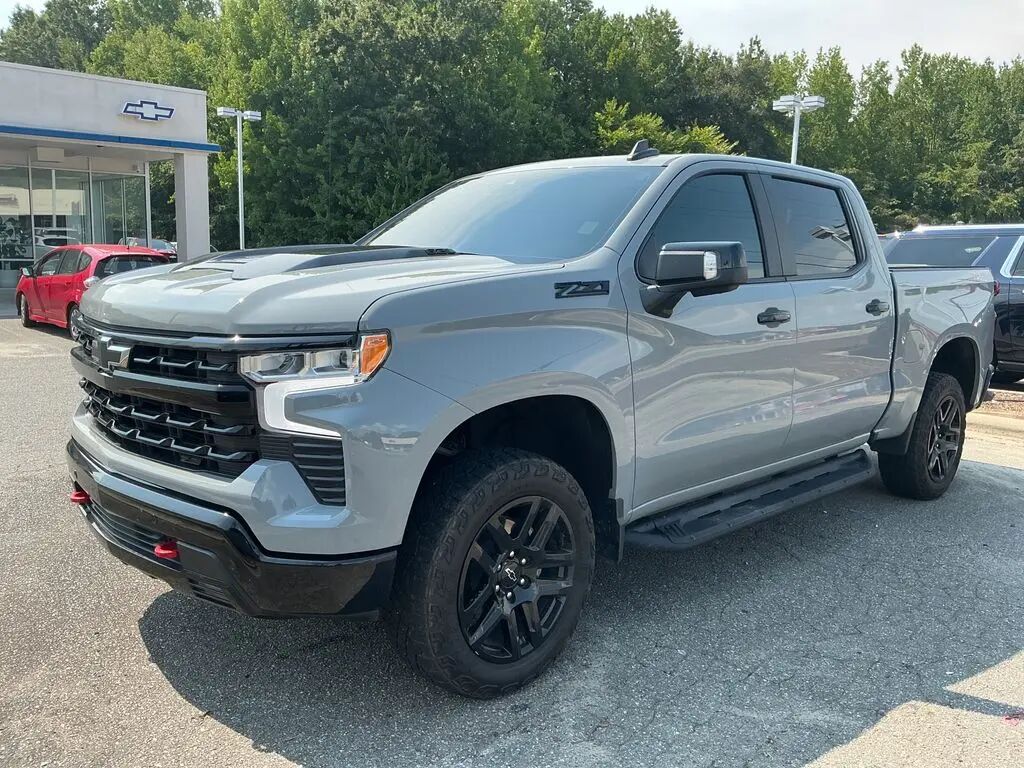 2024 Chevrolet Silverado 1500 LT Trail Boss — photo 1 of 8