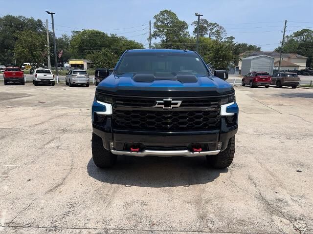 2022 Chevrolet Silverado 1500 ZR2 — photo 1 of 33