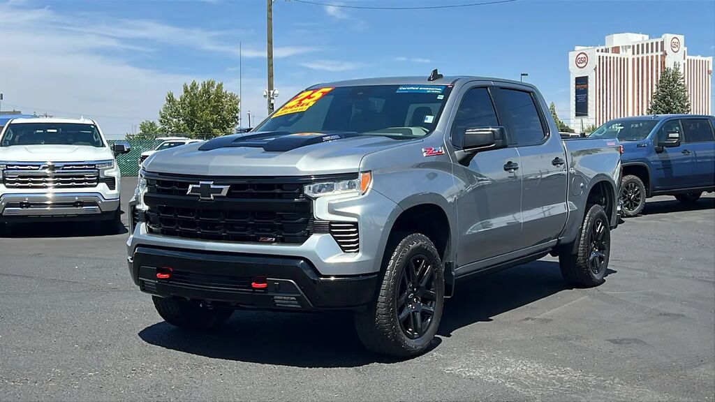 2025 Chevrolet Silverado 1500 LT Trail Boss — photo 1 of 13