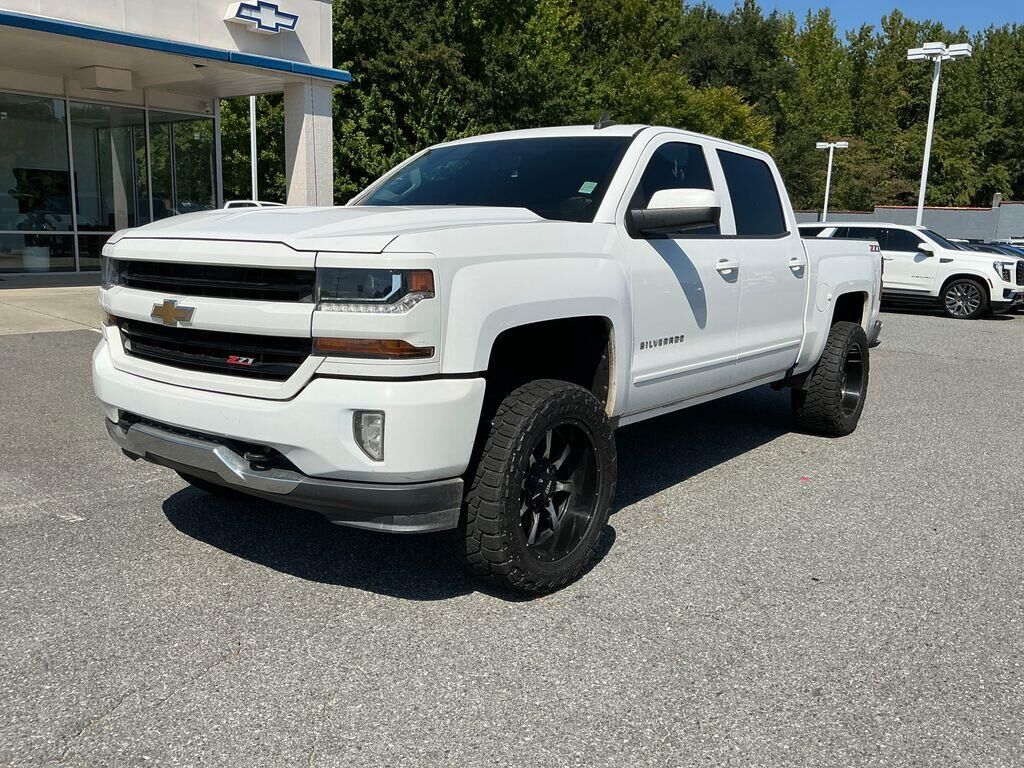 2018 Chevrolet Silverado 1500 LT — photo 1 of 13
