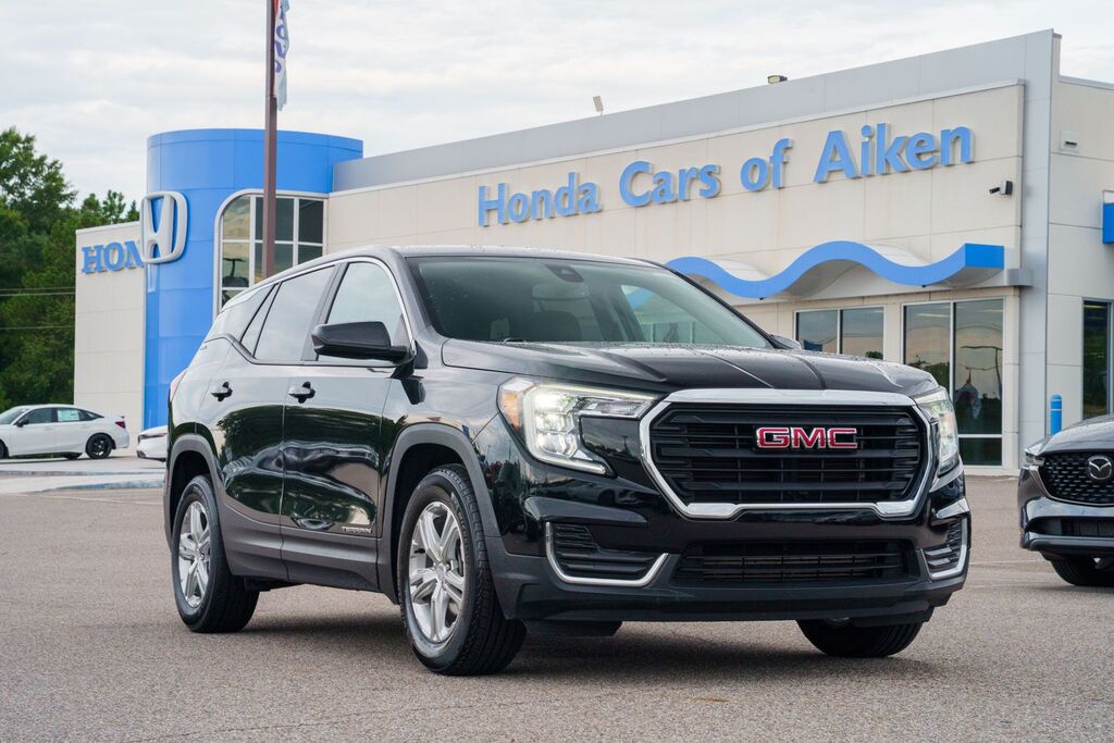 2024 GMC Terrain SLE — photo 1 of 13