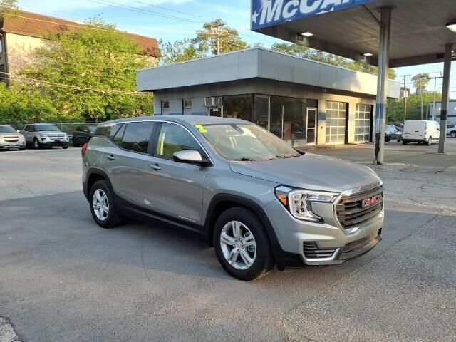 2024 GMC Terrain SLE — photo 1 of 13