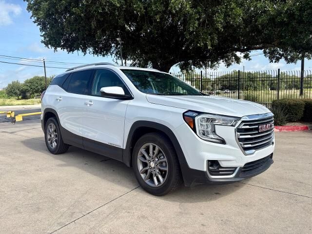 2024 GMC Terrain SLT — photo 1 of 13