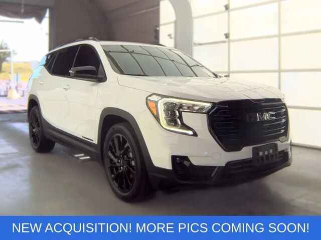 2023 GMC Terrain SLT — photo 1 of 6