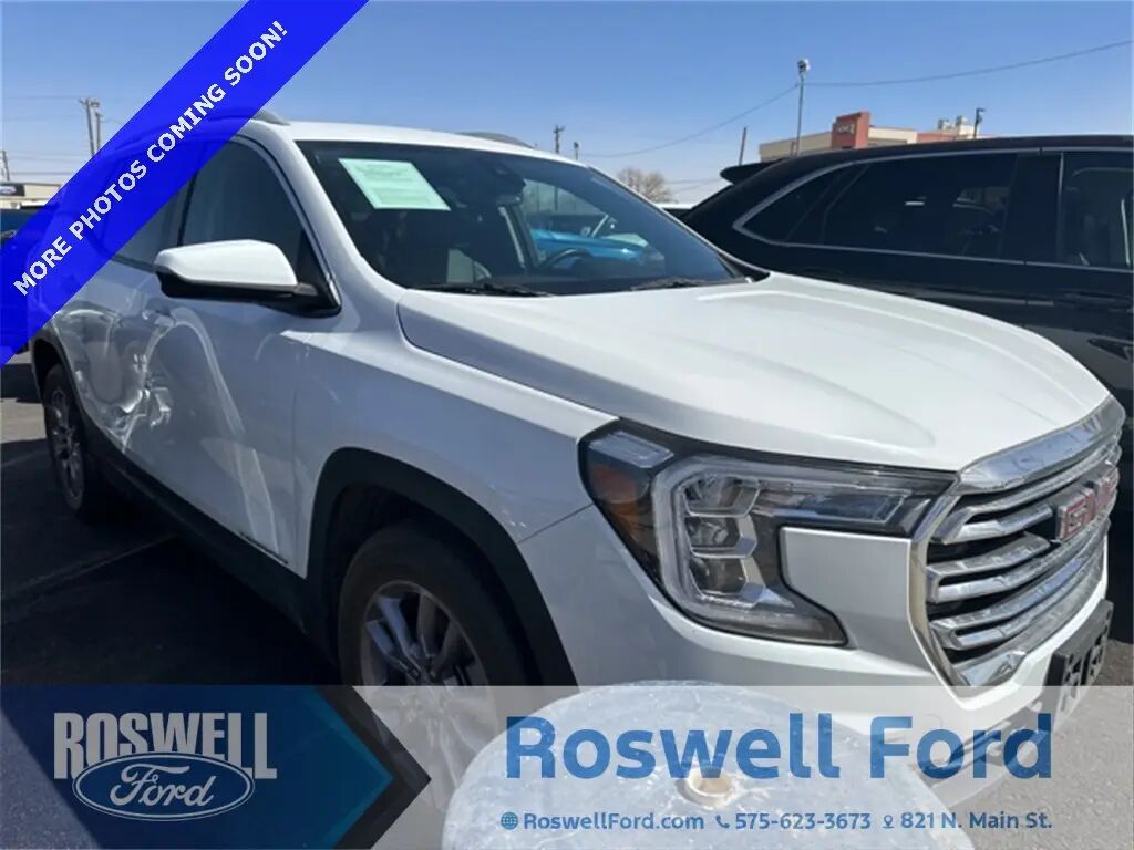 2023 GMC Terrain SLT — photo 1 of 4