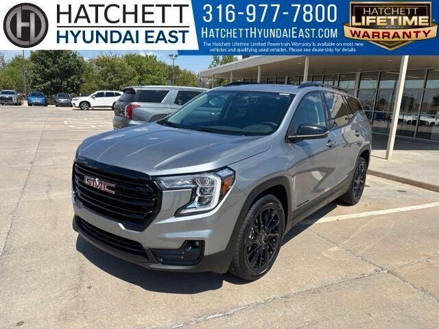 2023 GMC Terrain SLT — photo 1 of 13
