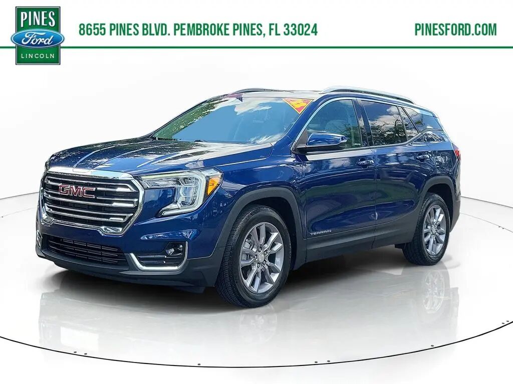 2022 GMC Terrain SLT — photo 1 of 13
