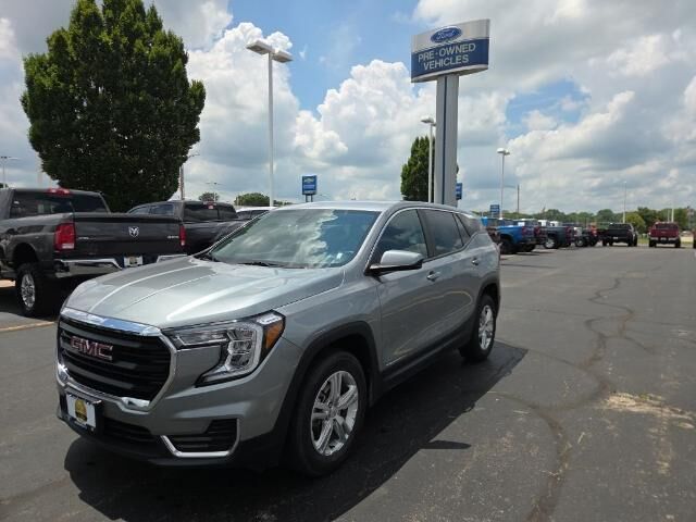 2024 GMC Terrain SLE — photo 1 of 13