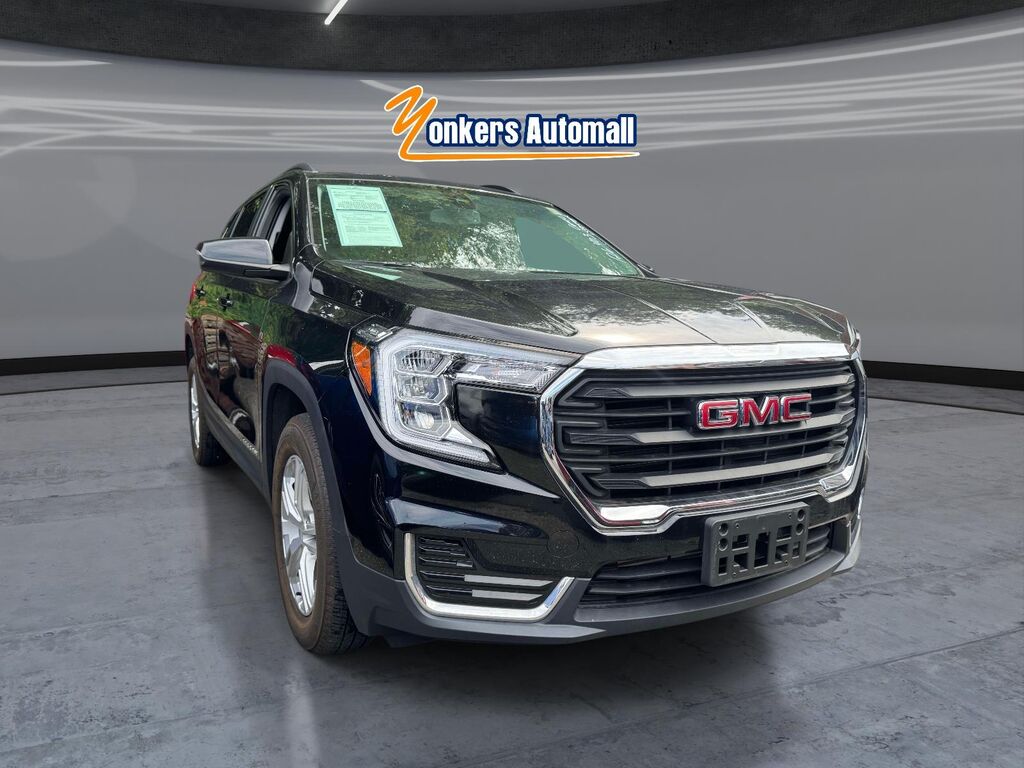 2023 GMC Terrain SLE — photo 1 of 5