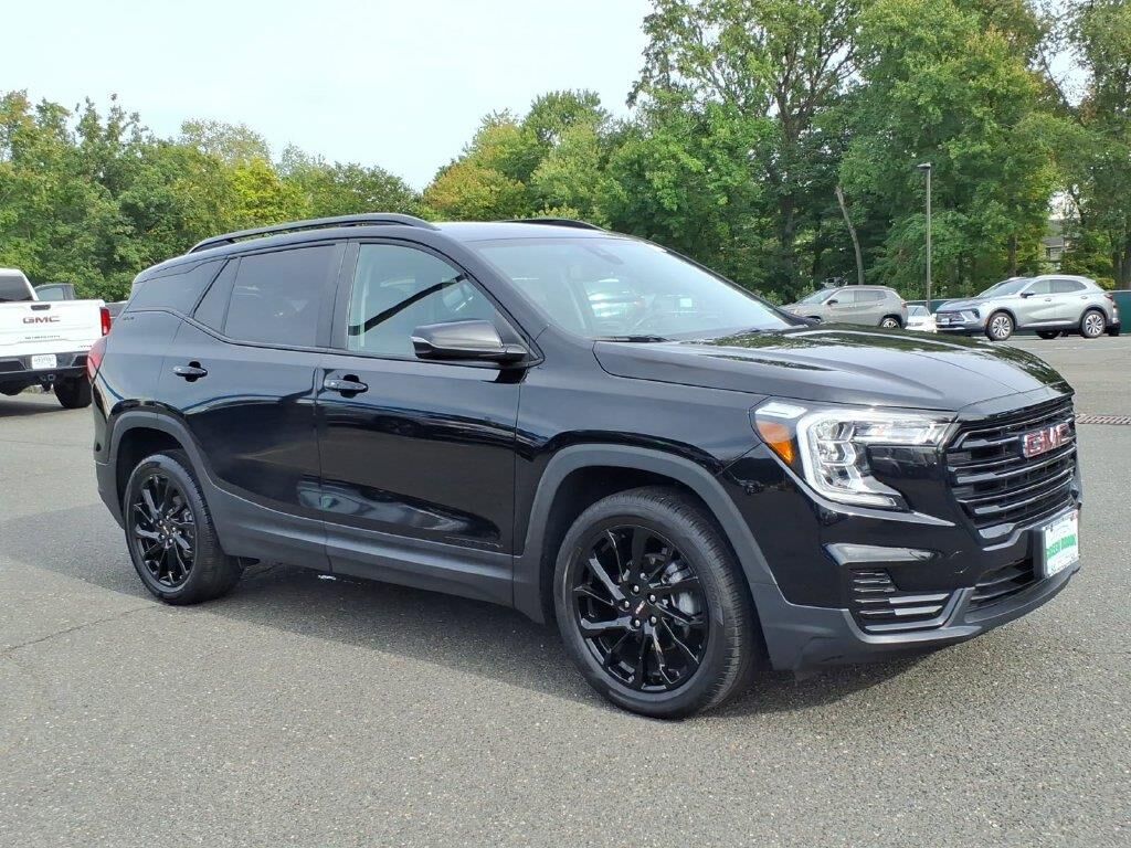 2023 GMC Terrain SLE — photo 1 of 13