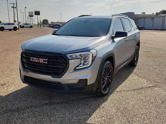 2024 GMC Terrain SLE — photo 1 of 6
