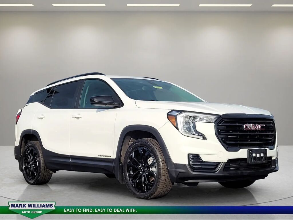 2022 GMC Terrain SLE — photo 1 of 12