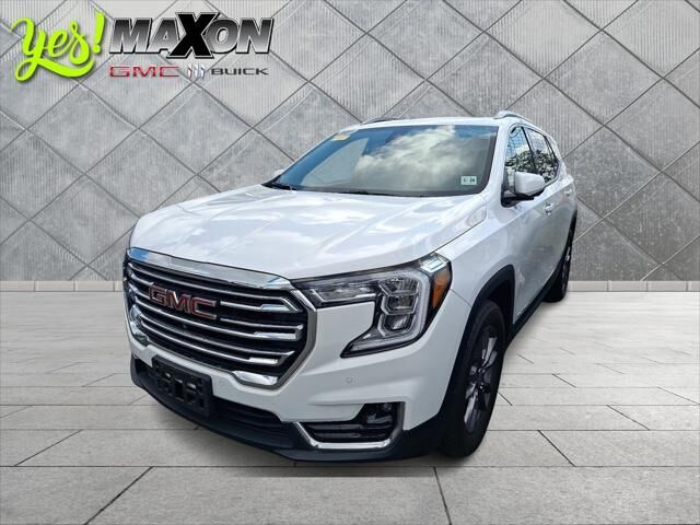 2023 GMC Terrain SLT — photo 1 of 4