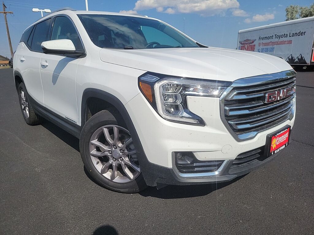 2024 GMC Terrain SLT — photo 1 of 13