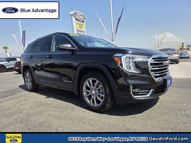 2024 GMC Terrain SLT — photo 1 of 12