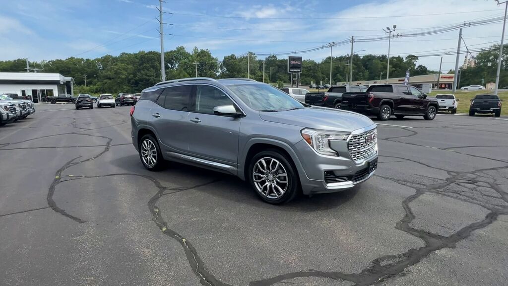 2024 GMC Terrain Denali — photo 1 of 7