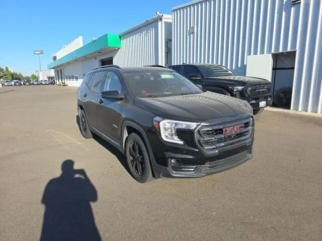 2023 GMC Terrain AT4 — photo 1 of 5