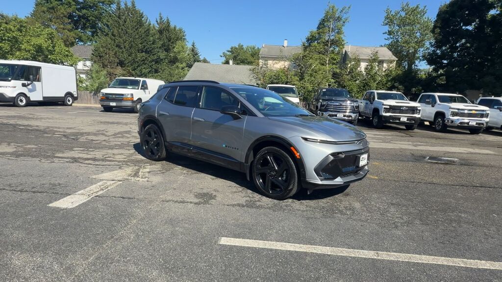 2025 Chevrolet Equinox EV RS — photo 1 of 7