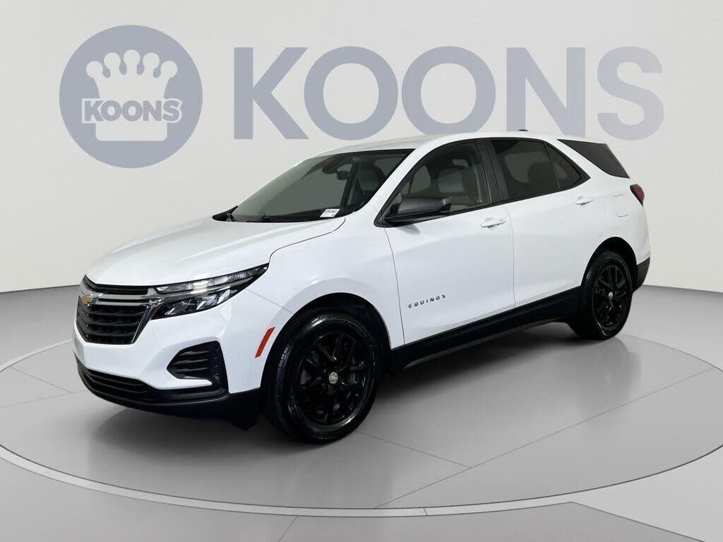 2024 Chevrolet Equinox LS — photo 1 of 1