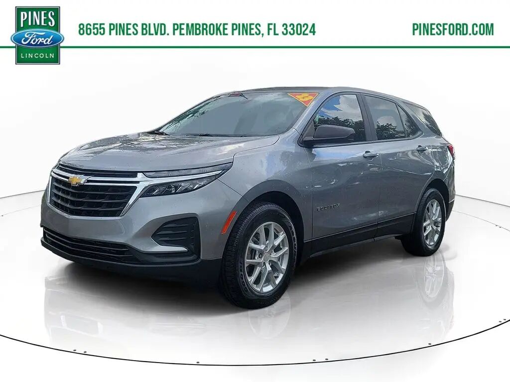 2023 Chevrolet Equinox LS — photo 1 of 13
