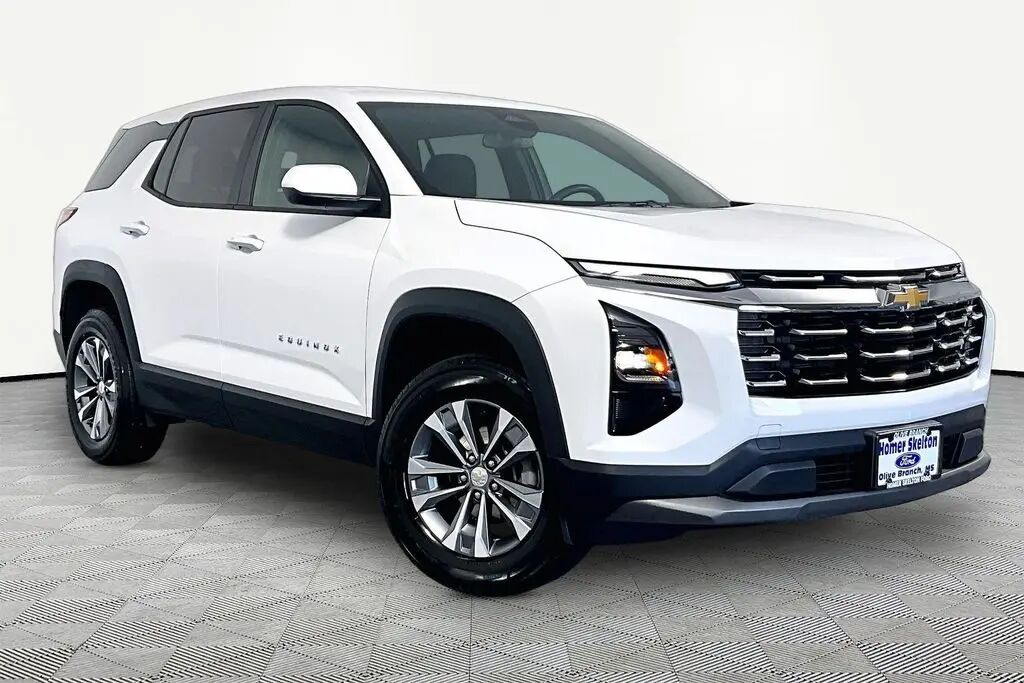2025 Chevrolet Equinox LT — photo 1 of 13