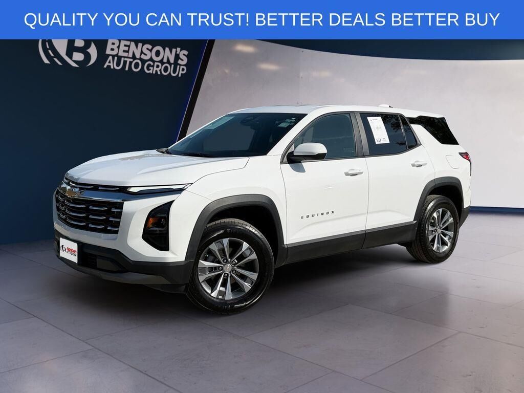 2025 Chevrolet Equinox LT — photo 1 of 13