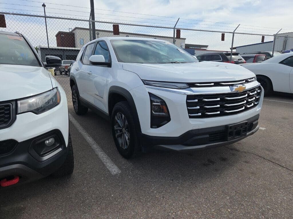 2025 Chevrolet Equinox LT — photo 1 of 1
