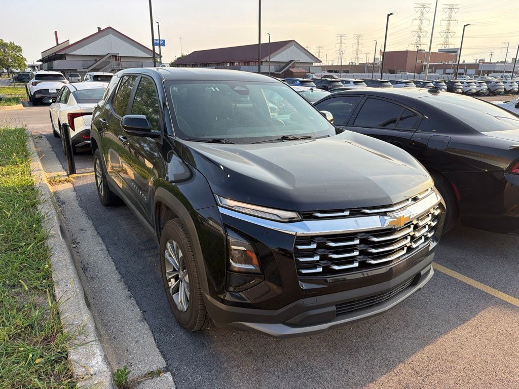 2025 Chevrolet Equinox LT — photo 1 of 13