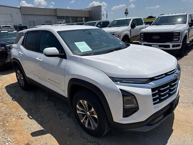 2025 Chevrolet Equinox LT — photo 1 of 4
