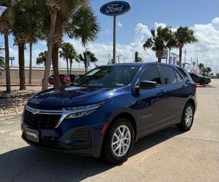 2023 Chevrolet Equinox LS — photo 1 of 13