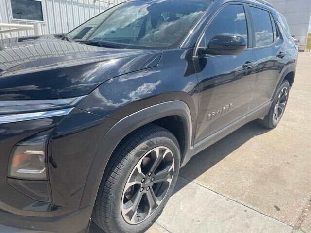 2025 Chevrolet Equinox LT — photo 1 of 13