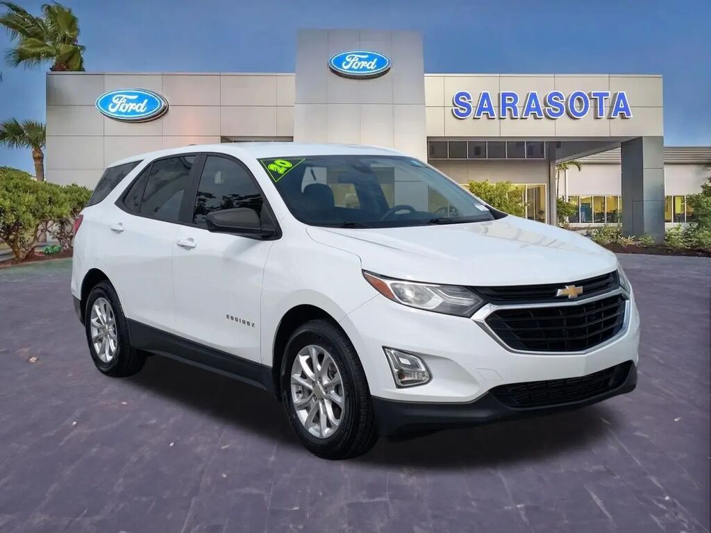 2020 Chevrolet Equinox LS — photo 1 of 13