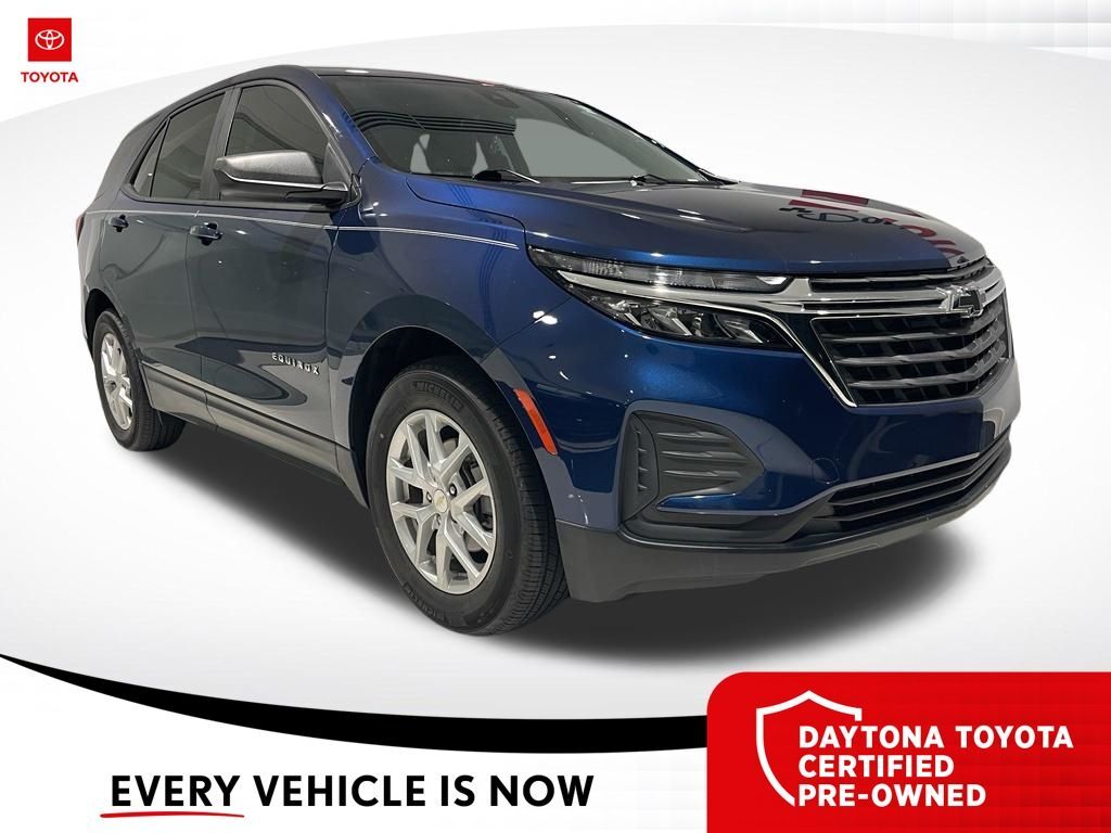 2022 Chevrolet Equinox LS — photo 1 of 10