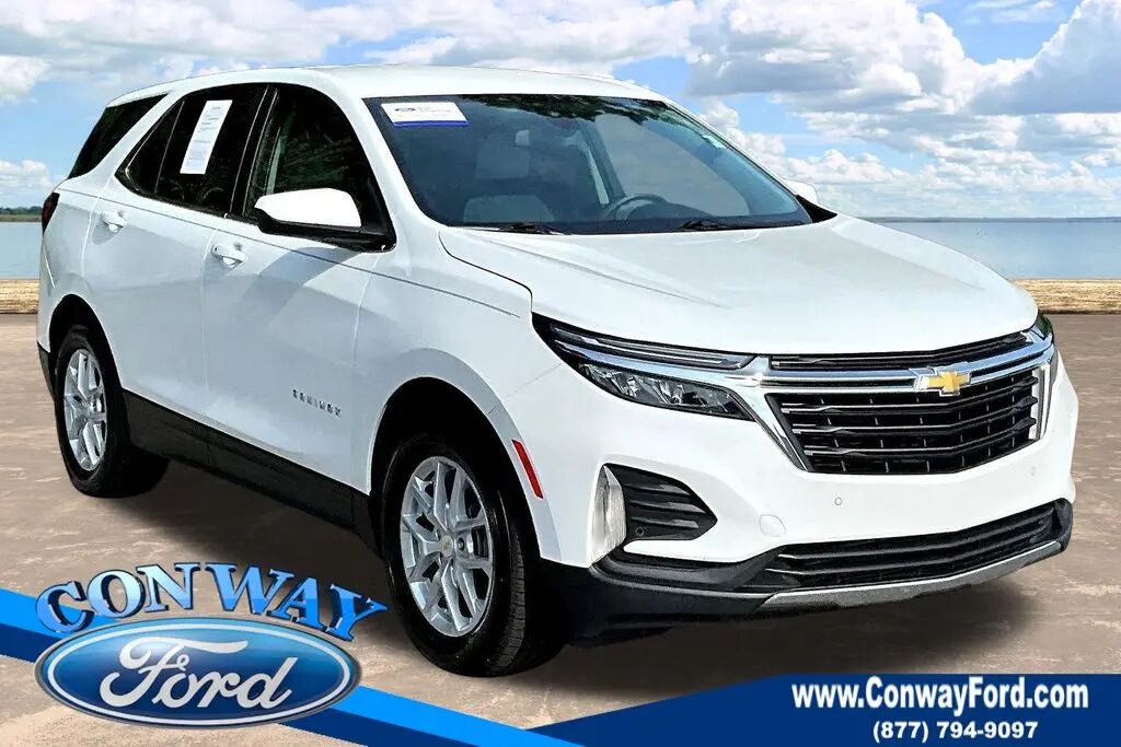 2023 Chevrolet Equinox LT — photo 1 of 12