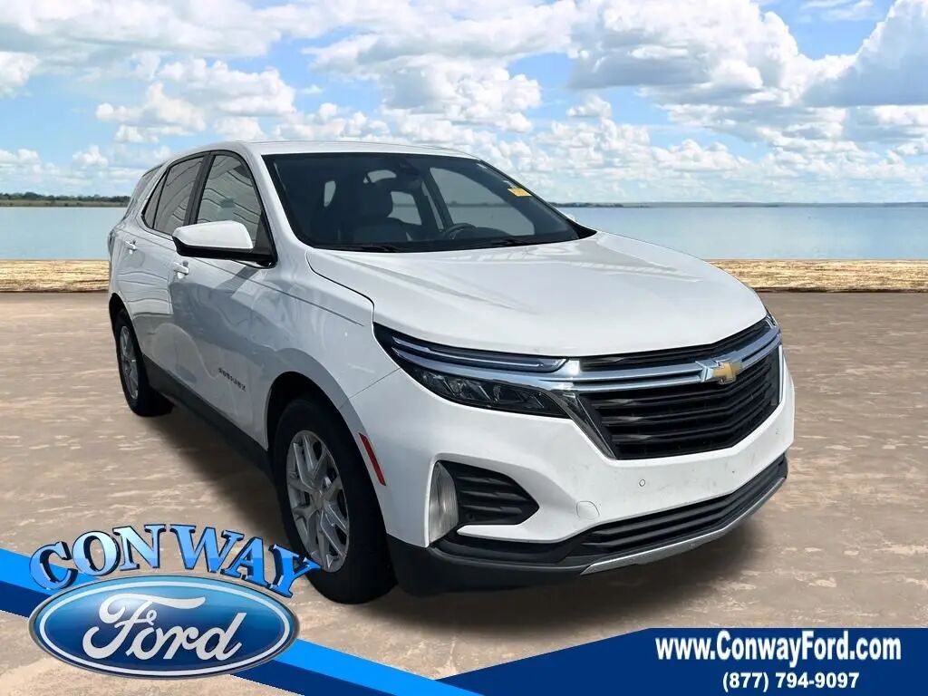 2023 Chevrolet Equinox LT — photo 1 of 12