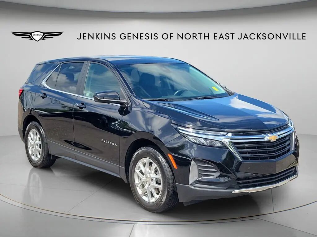 2022 Chevrolet Equinox LT — photo 1 of 13