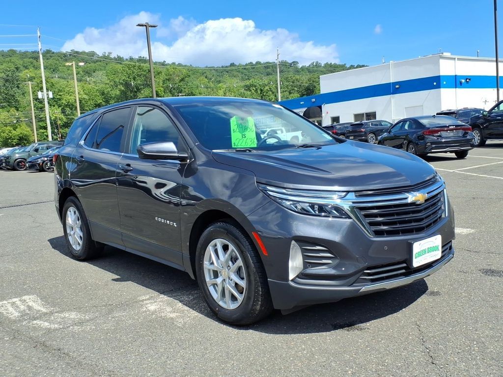2022 Chevrolet Equinox LT — photo 1 of 13