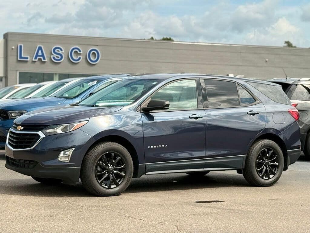 2019 Chevrolet Equinox LS — photo 1 of 1