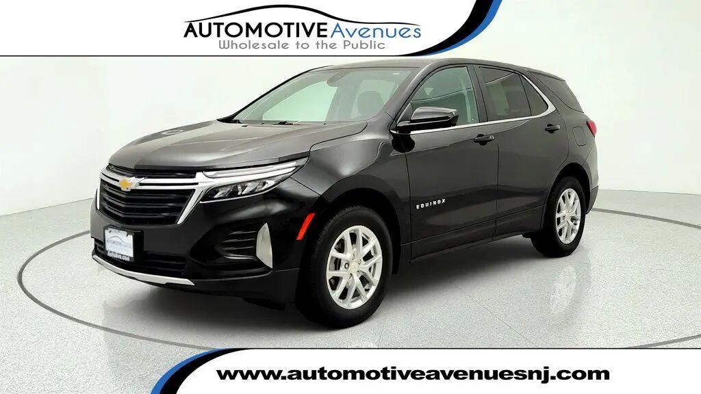 2023 Chevrolet Equinox LT — photo 1 of 13