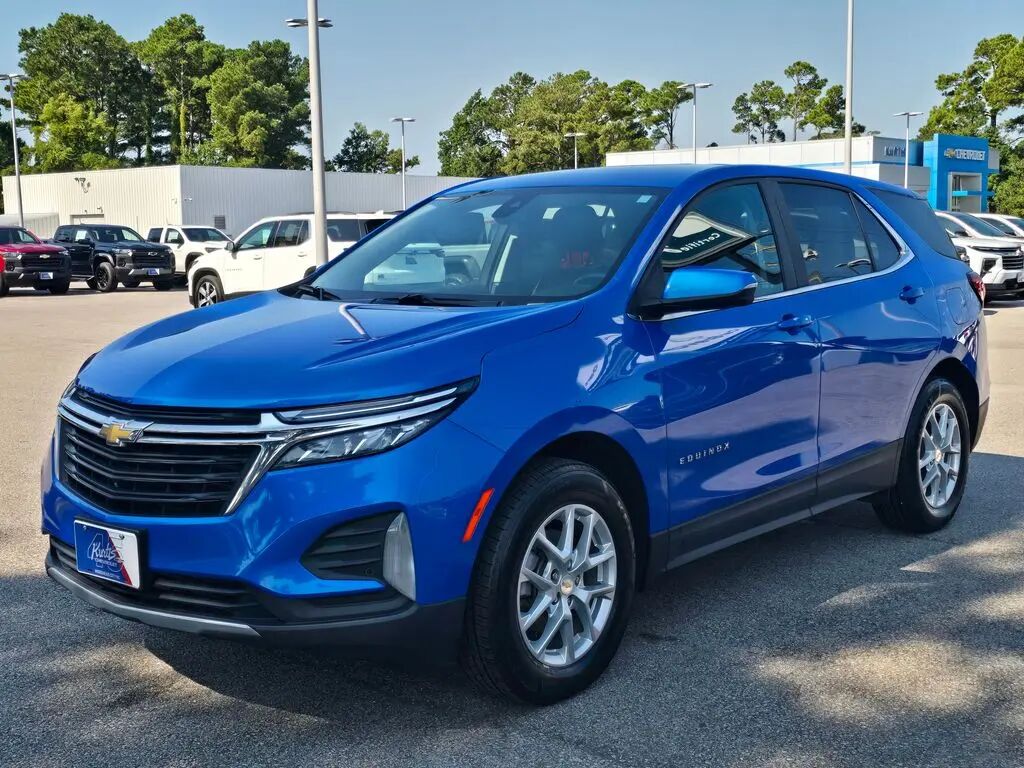 2024 Chevrolet Equinox LT — photo 1 of 13