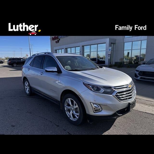 2021 Chevrolet Equinox Premier — photo 1 of 20