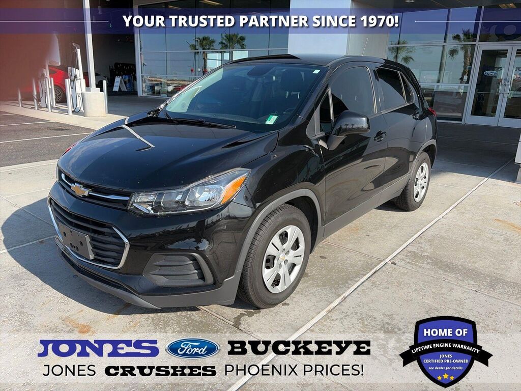 2019 Chevrolet Trax LS — photo 1 of 2