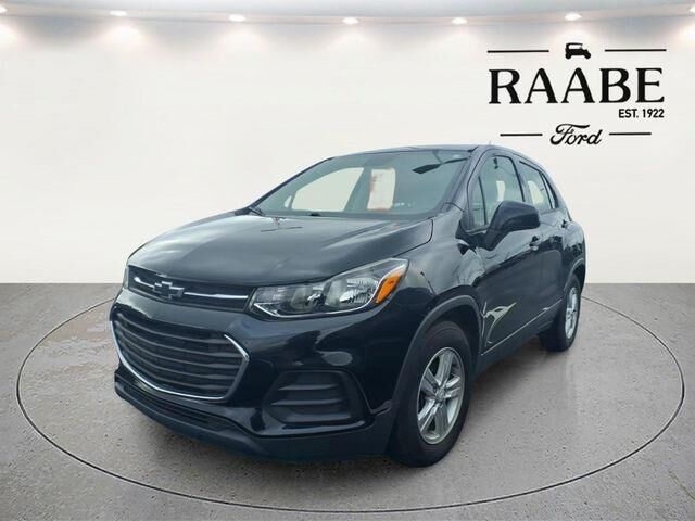 2020 Chevrolet Trax LS — photo 1 of 12