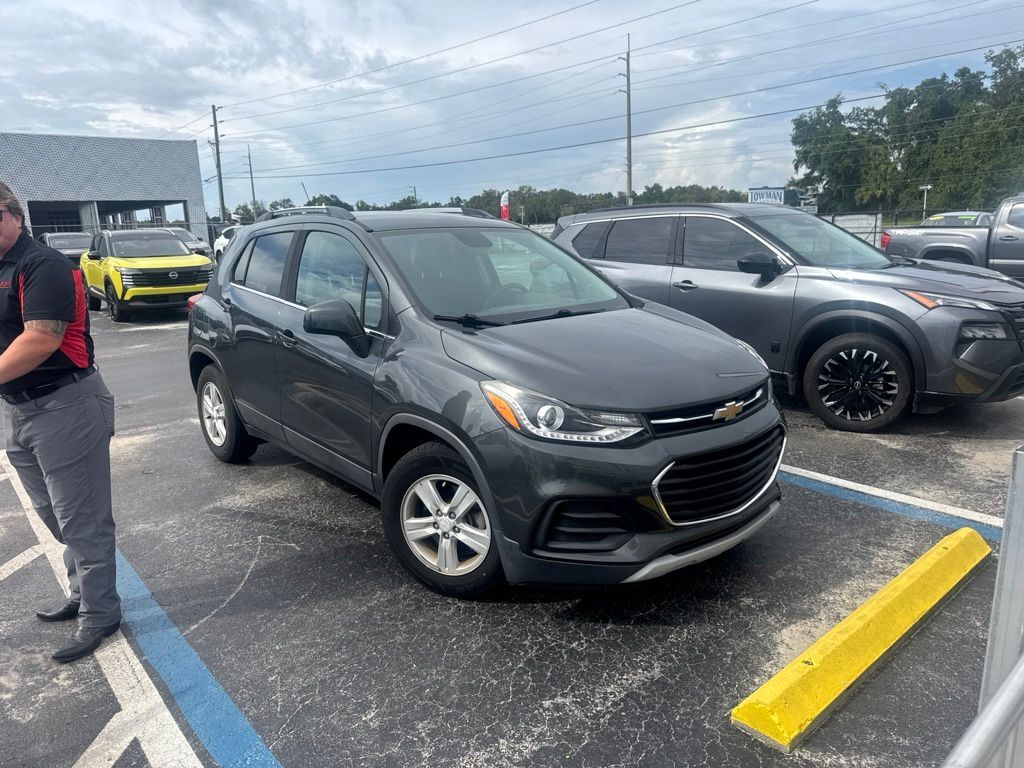 2020 Chevrolet Trax LT — photo 1 of 2