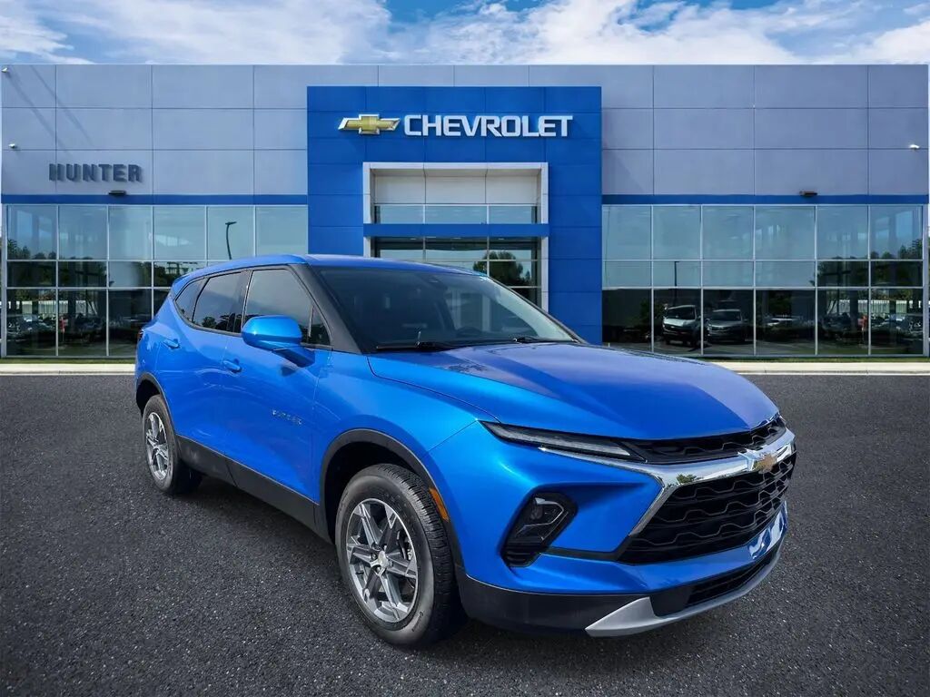 2024 Chevrolet Blazer LT — photo 1 of 13
