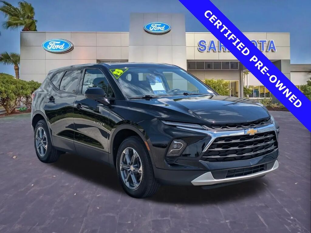 2025 Chevrolet Blazer LT — photo 1 of 13